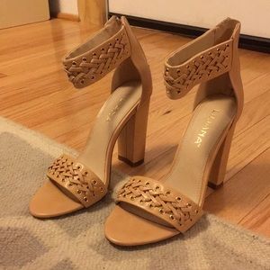 Liliana nude sandal pumps
